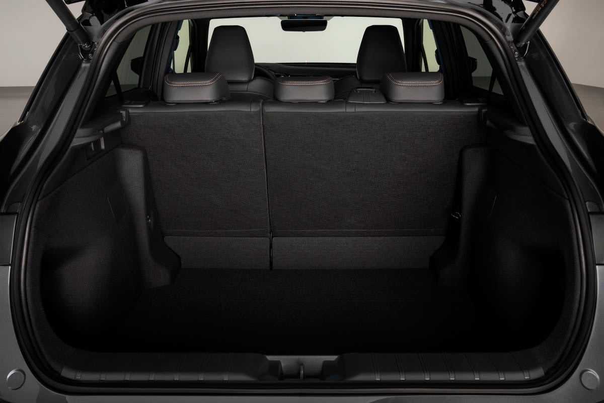 Coffre de la Lexus LBX 2026 avec plancher plat et ouverture électrique