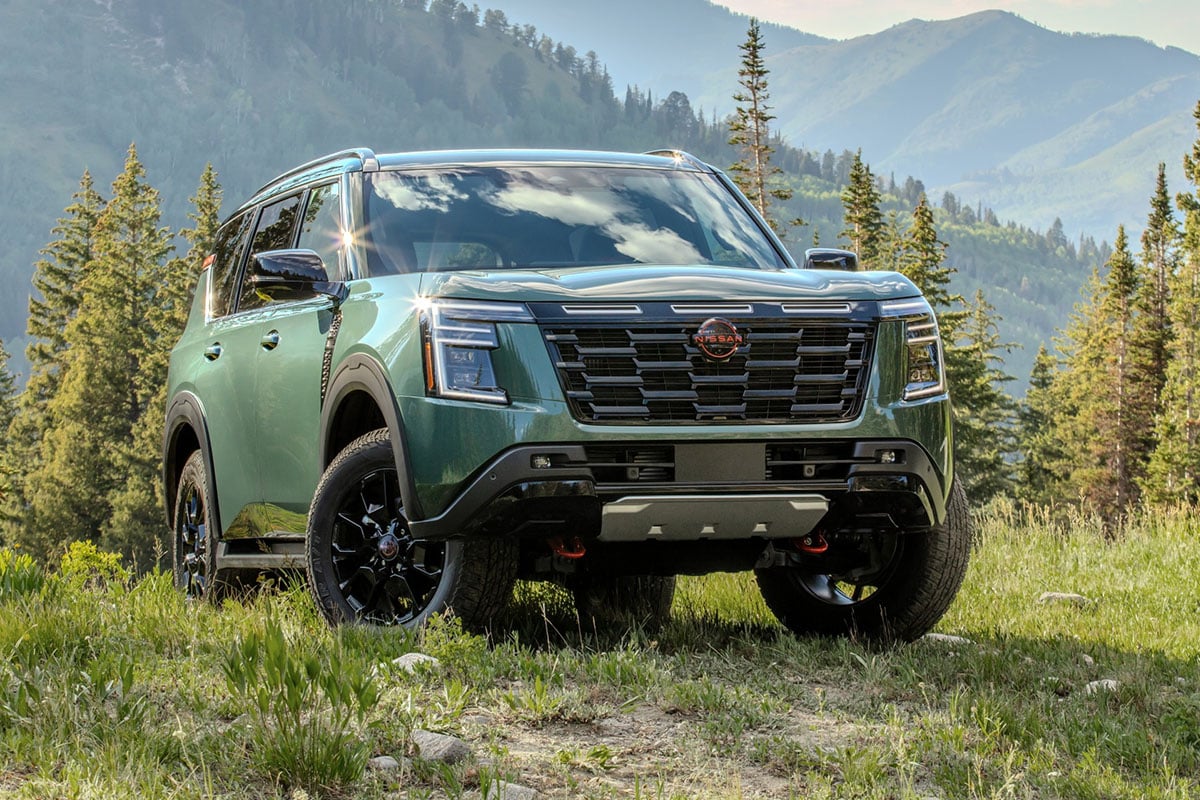 Face avant du Nissan Xterra 2027 avec calandre massive et signature lumineuse à LED