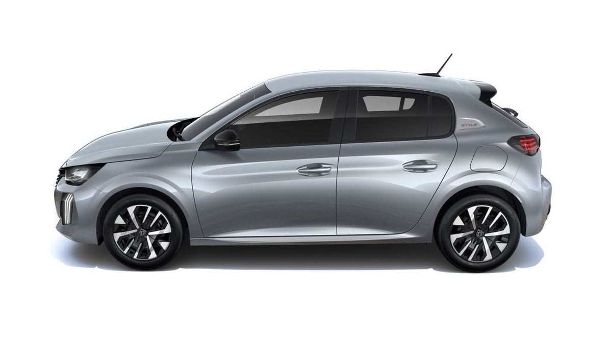 Profil latéral de la Peugeot 208 1.2 Turbo 100 ch Style en finition d’entrée de gamme