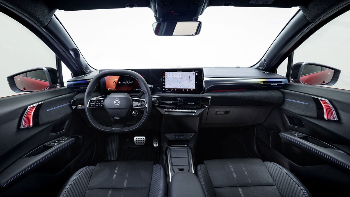 Intérieur de la Renault Clio hybride 2026 avec écran numérique et volant multifonction