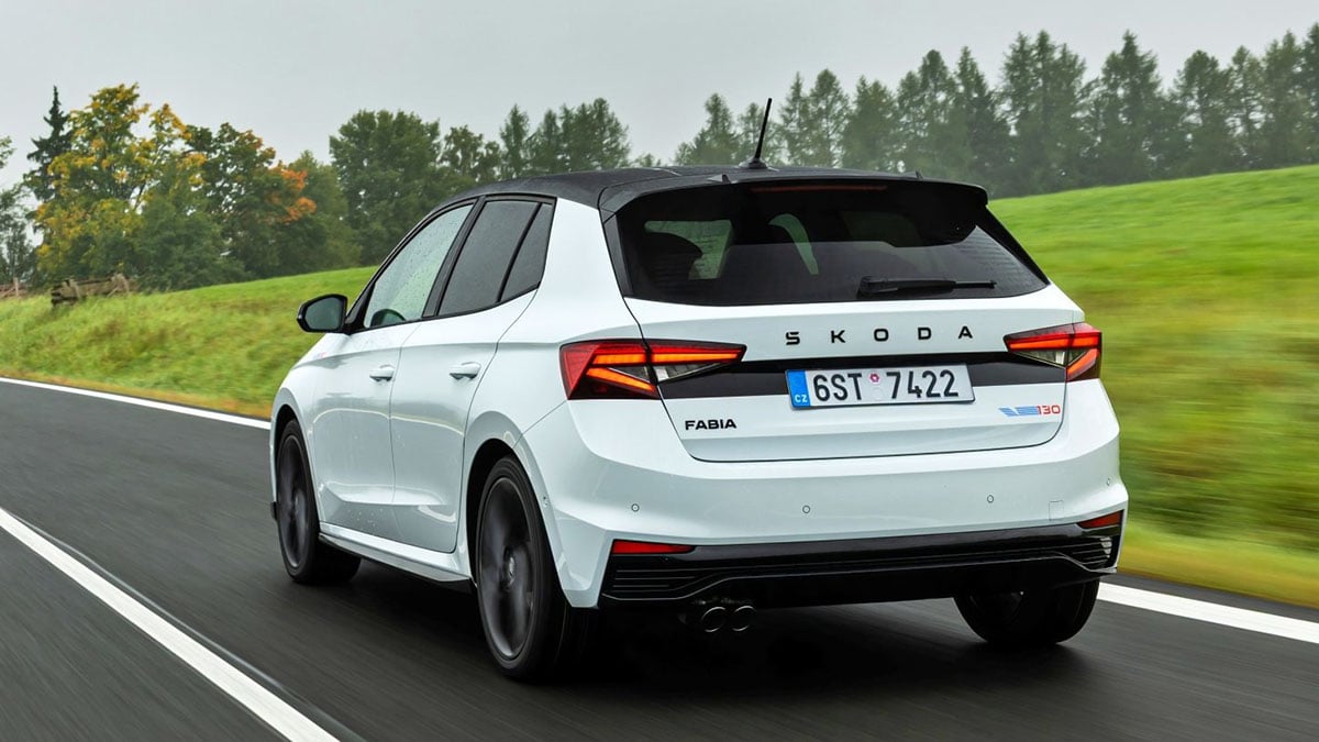Vue arrière de la Skoda Fabia 130 avec diffuseur discret et feux affûtés