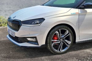 Compacte sportive formule GTI classique disponible, voiture sportive accessible prix logique en concession