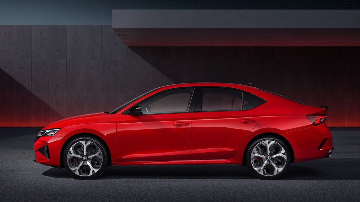 Profil de la Škoda Octavia 2025 finition Selection avec jantes alliage 17 pouces