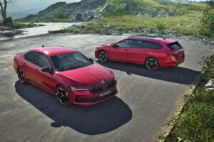 Skoda Superb grande berline label zéro à l'essai, véhicule familial tchèque équipé moins cher Volkswagen Passat