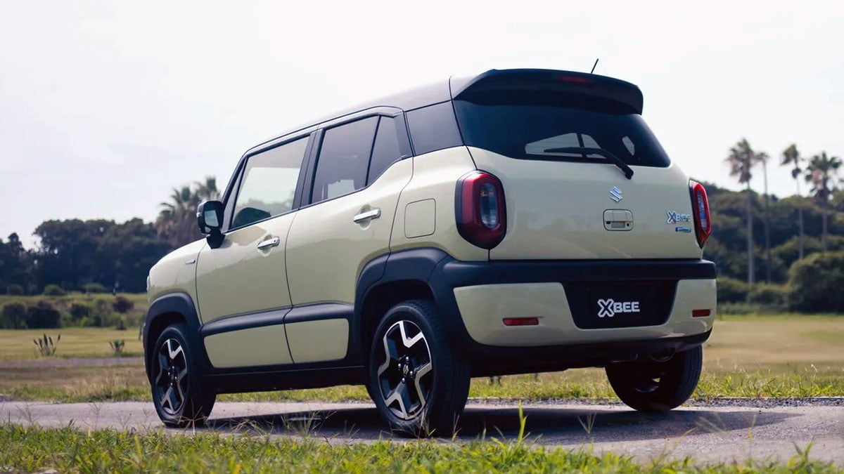 Arrière du Suzuki Xbee avec feux verticaux et hayon droit