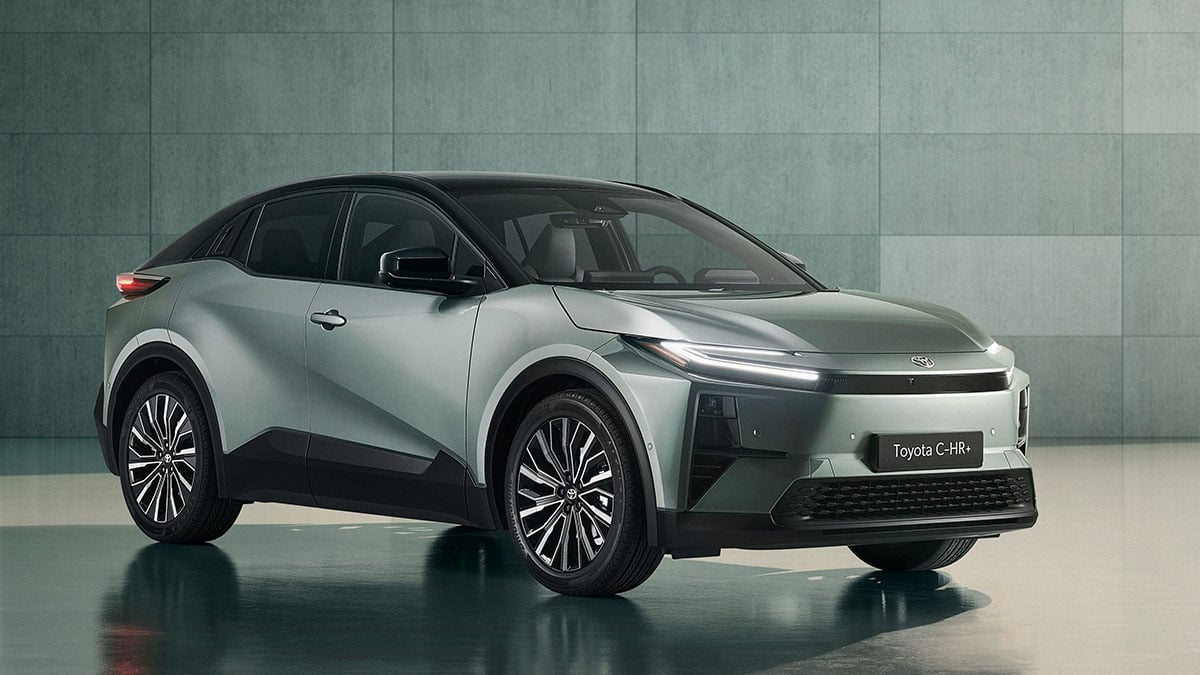  Face avant du Toyota C-HR+ 2025 avec signature lumineuse LED dynamique