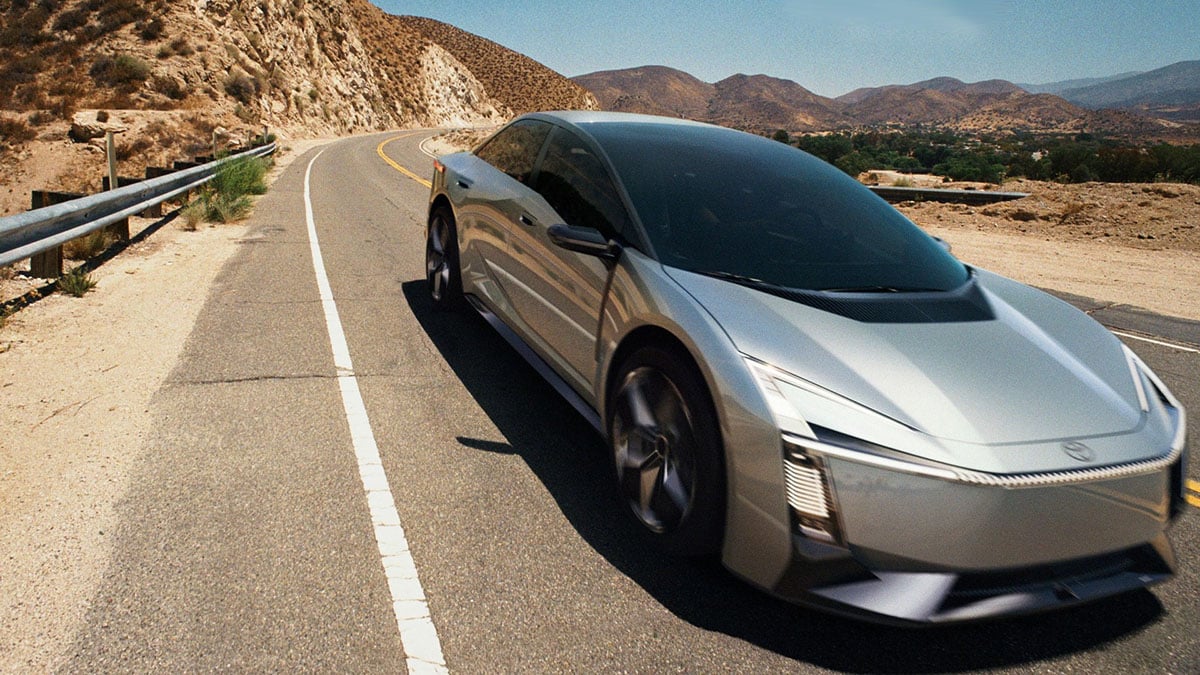  Face avant du Toyota Corolla Concept avec signature LED traversante futuriste