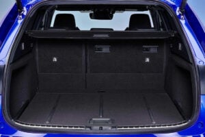Voiture familiale alternative SUV coffre 598 litres, véhicule sobre 4,5 litres consommation bien équipé rationnel