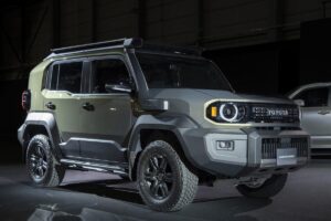 Toyota tout-terrain design militaire destiné au marché européen avec positionnement abordable