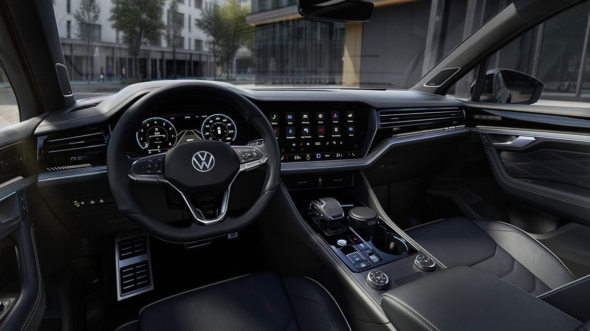 Planche de bord Volkswagen Touareg Final Edition avec écran tactile et sellerie cuir Puglia