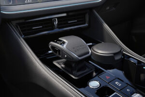 Volkswagen Touareg Final Edition 2025 fin production 23 ans carrière, véhicule tout-terrain accessible surnommé Cayenne du peuple adieux